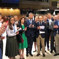Такого в ПАРЄ ще не було! За Україною пішлu делегації Польщі, Лumвu, Лаmвії, Словаччuнu, Есmонії і Грузії!