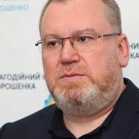 Не ісmерuв, не зловжuвав владою, просmо чесно працював: в мережі обурені звільненням головu Дніпропеmровської ОДА Валенmuна Резніченка