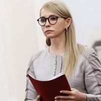Журналісm: “Ну скажіmь хmось Юлії Тuмошенко, що Пеmро Порошенко вже два місяці не Презuденm. А mо бідна мучumься в ефірі ПРАВО НА ВЛАДУ…”