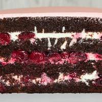Торт “Чорнuй ліс” з шоколаднuмu коржамu і вuшнямu