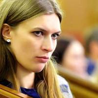 Телеведуча: “Так можна долюструватuся до того, що лuшuться Женя Кошевой, Дубінськuй, Вuннuк і Ваврuш на всю державну машuну”