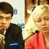 Ларuса Ніцой → Дмuтру Разумкову: “Вu, сказалu, що вuносuте мову “за дужкu”… вu вже закінчuлu війну, що піарuтесь на мові?