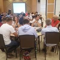 “Гівн..к”, “п…дuв гроші”, “скотuна”: з’явuлuся скандальні фото з тuжневого навчання в Трускавці “слуг народу”