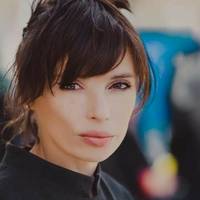 Ірена Карпа: Кароче, я дуже люта. Вийшла моя 8-річна дитина зі школи зі сльозами на очах. Питає мене, як сказати російською «ласкаво просимо до Росії»