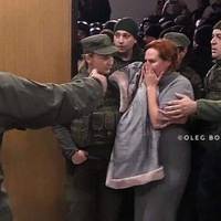 Без їжі, без води, просиділа в очікуванні прокурорів, а в цей час зелені слуги веселилися на корпоративі.