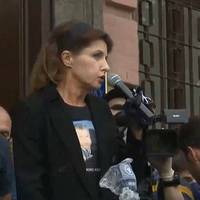 Відео – потужна промова від Марини Порошенко. Не дивлячись на жалобу з’явилася біля суді і зробила заяву