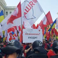 Шаріята в метро палками побили двох хлопців та дівчину. Ультрас та націоналісти оголосили їм війну.