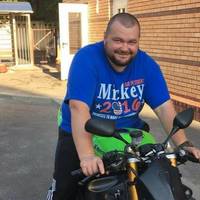 Він був людиною з щирим великим серцем, достойним бійцем та товаришем. Вчора Грізлі не стало..