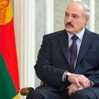 Автобуси з бюджетниками: Лукашенко у Мінську збирає “антимайдан”