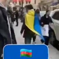 Реакція людей на прапор України в Азербайджані: блогер провів експеримент і показав відео.