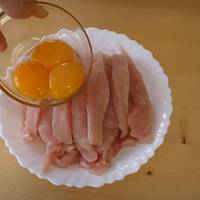 Заливаємо курку яйцями і отримуємо смачну страву на кожний день