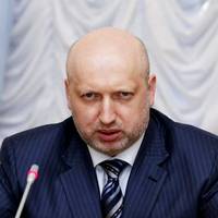 “Нехай Зеленський розповість, хто зараз заробляє на війні”, – Турчинов