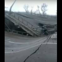 Під Києвом підірвали міст на Житомирській трасі - соцмережі (відео)