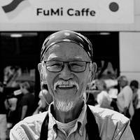 Який сором! Легендарний японський волонтер повідомив про спробу захопити його благодійне кафе у Харкові
