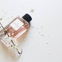 5 універсальних ароматів для дівчат на 8 Березня