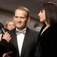 “Увага всім глядачам “Танців з зірками” на “1+1″ і телеканалу 112! Прочитайте, на які гроші все це робиться…”