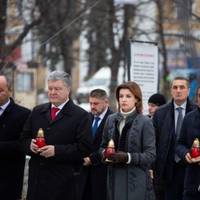 Стримана і елегантна: Марина Порошенко взяла участь у церемонії, присвяченій пам’яті героїв Небесної сотні