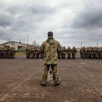 Чому не раніше? Що у соцмережах пишуть про воєнний стан