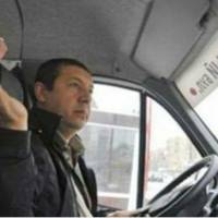 Їхала сьогодні вранці на роботу… На другій зупинці в маршрутку зайшов….