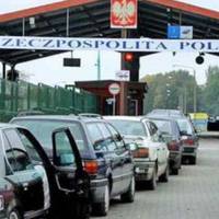 На кордоні почали додатково перевіряти автомобілі, що це означає для українців