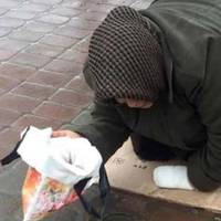 Бізнес на співчутті: скільки заробляють безхатченки