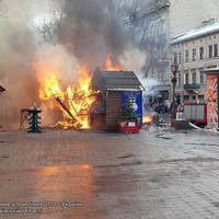 У Львові прогриміли декілька вибухів на різдвяному ярмарку: є постраждалі