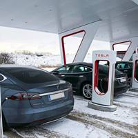 Уже в 2019 році: Маск анонсував запуск в Україні станцій Tesla Superchargers