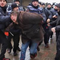Що з Одесою? Під консульство РФ прийшли мітингувальники на підтримку полонених моряків, але їх розігнала поліція
