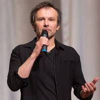 “Я в справі, і ви дізнаєтеся більше найближчим часом”: Святослав Вакарчук підтвердив що йде в політику