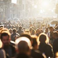 Середня тривалість життя в Україні різко зменшилася: демографічна криза поглиблюється