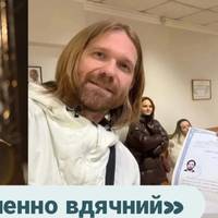 Зірка гурту «Бі-2» розповів, яке громадянство отримав його син, і звернувся до Путіна