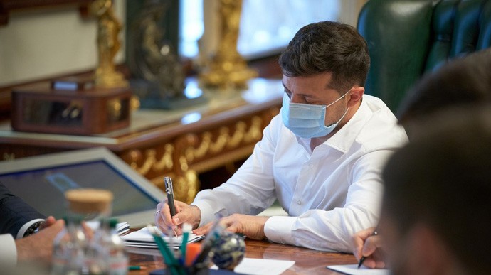 Зеленський ввів у дію санкції проти 19 надрокористувачів Все буде Україна